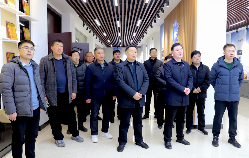 安徽亳州古城鎮考察組來(lái)山東三星集團學(xué)習考察