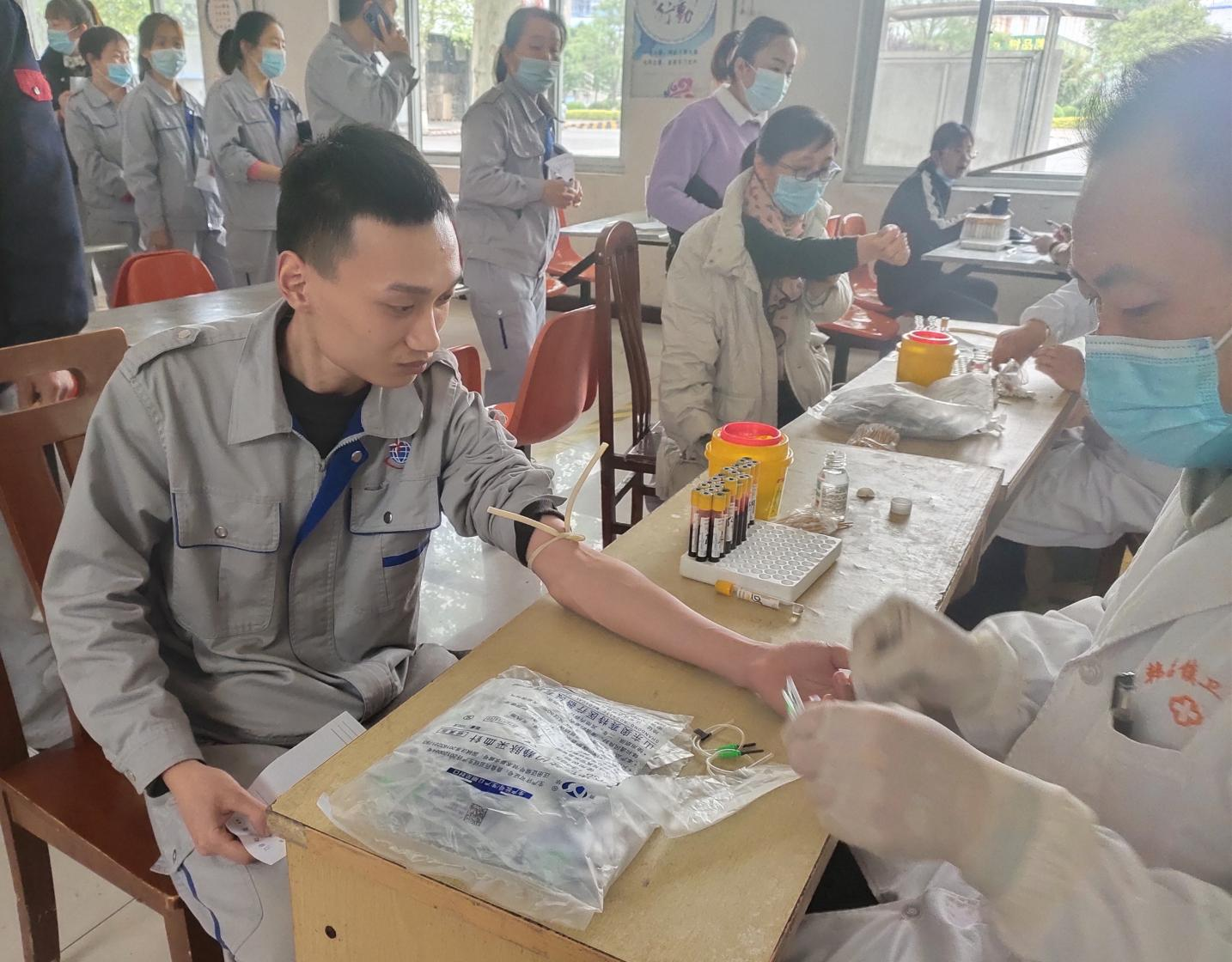 山東三星集團組織開(kāi)展食品從業(yè)人員健康查體活動(dòng)