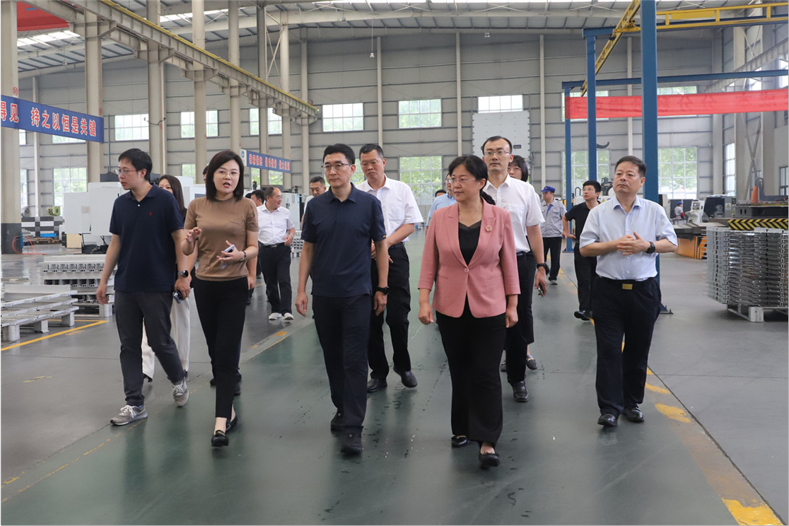 國家發(fā)改委體改司副司長(cháng)蔣毅一行來(lái)山東三星集團調研指導工作