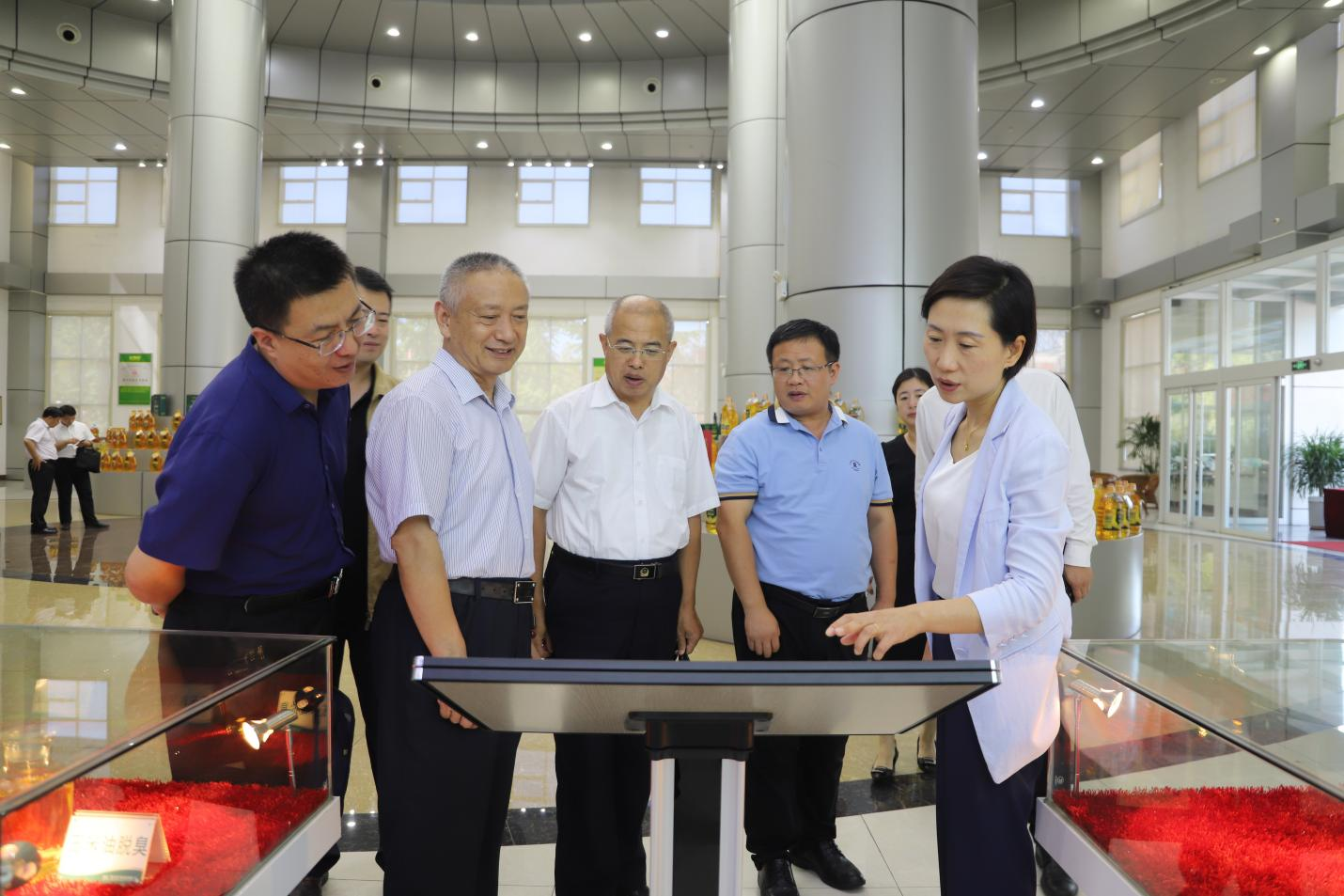 山東省市場(chǎng)監管局來(lái)山東三星集團開(kāi)展認證認可檢驗檢測工作調研