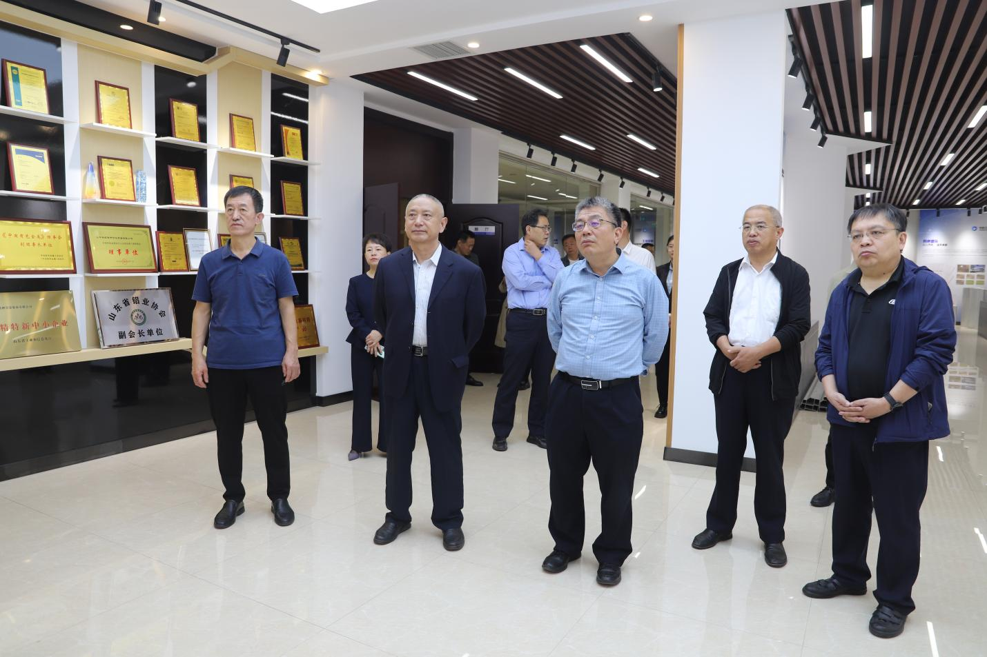山東省市場(chǎng)監管局二級巡視員、計量處處長(cháng)趙風(fēng)勇一行來(lái)山東三星集團調研