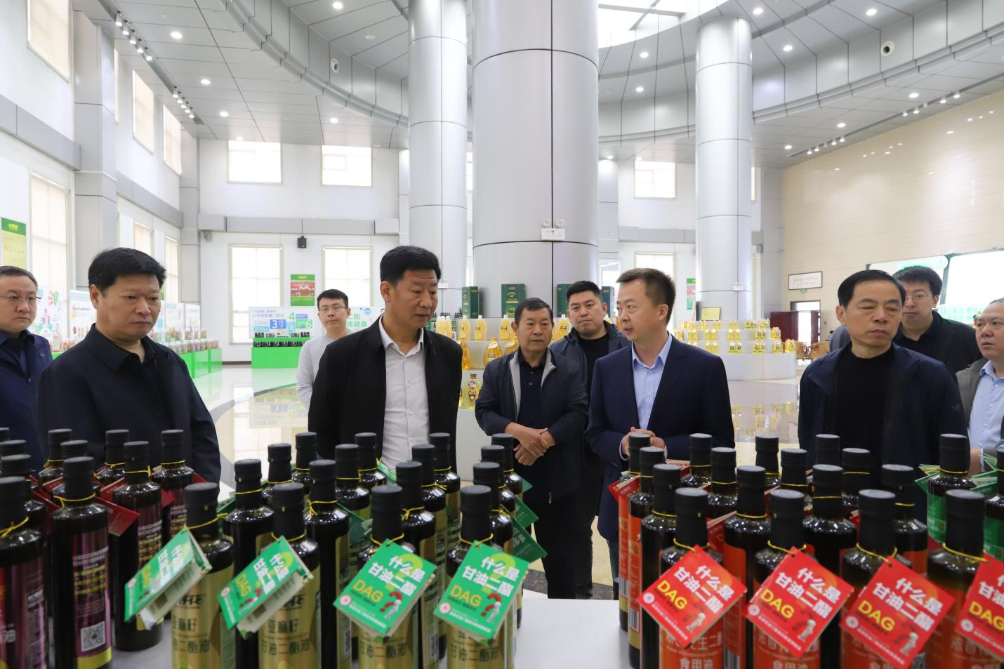 鄒平市政協(xié)經(jīng)濟委“助推高新區建設 促進(jìn)高新技術(shù)產(chǎn)業(yè)發(fā)展水平”調研組來(lái)山東三星集團調研