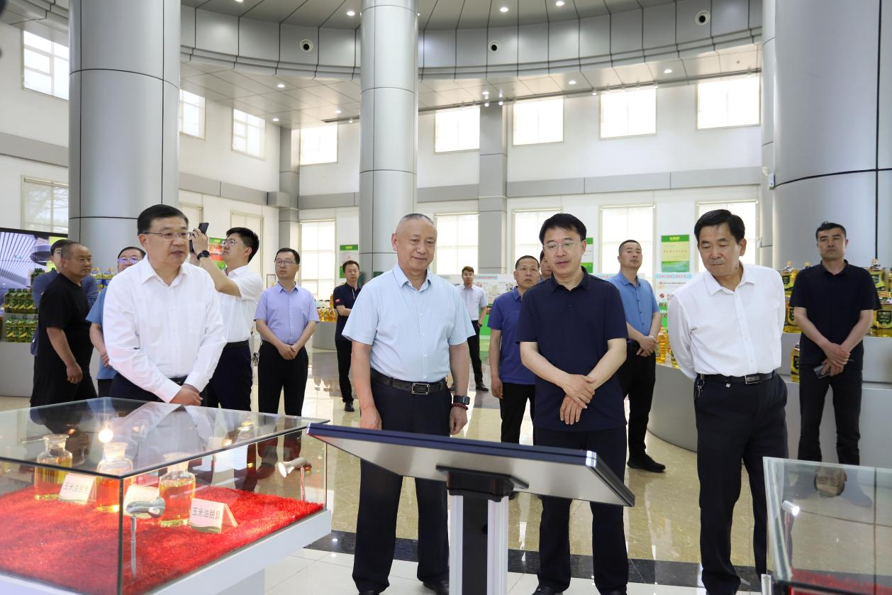 凌海市政協(xié)主席劉永利一行來(lái)山東三星集團調研