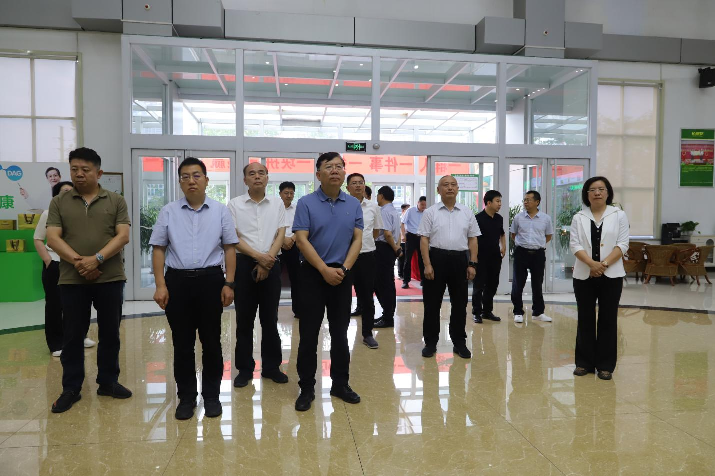 河南省政府參事、省政府原秘書(shū)長(cháng)劉世偉一行來(lái)山東三星集團調研
