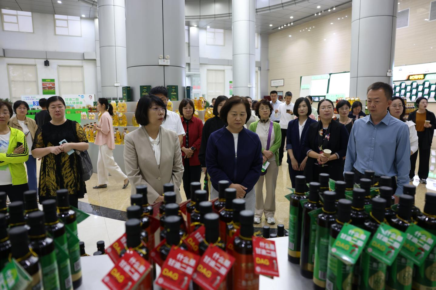 山東省巾幗建功培訓班來(lái)山東三星集團觀(guān)摩