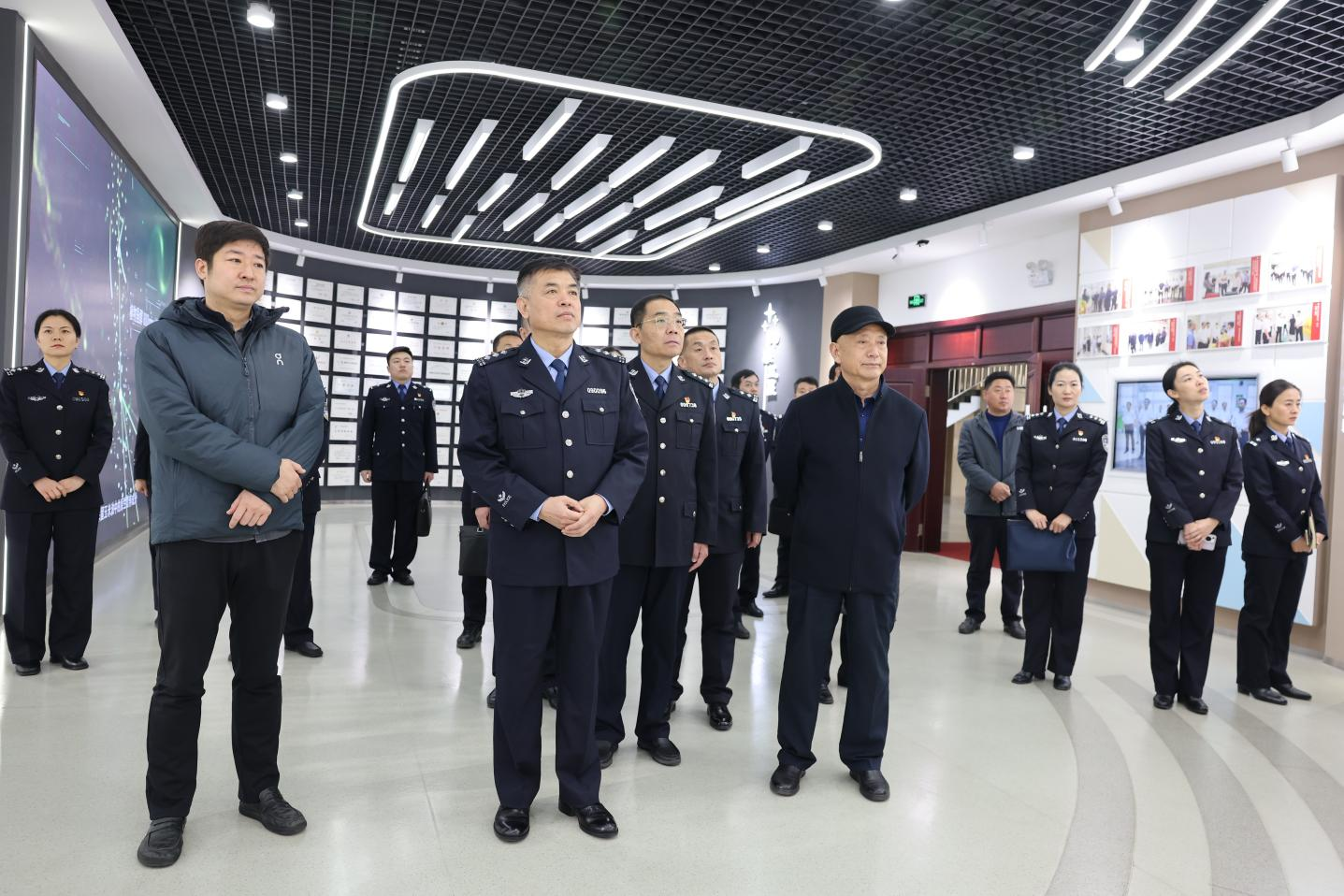 鄒平市副市長(cháng)、市公安局局長(cháng)張曰海帶隊來(lái)山東三星集團調研指導