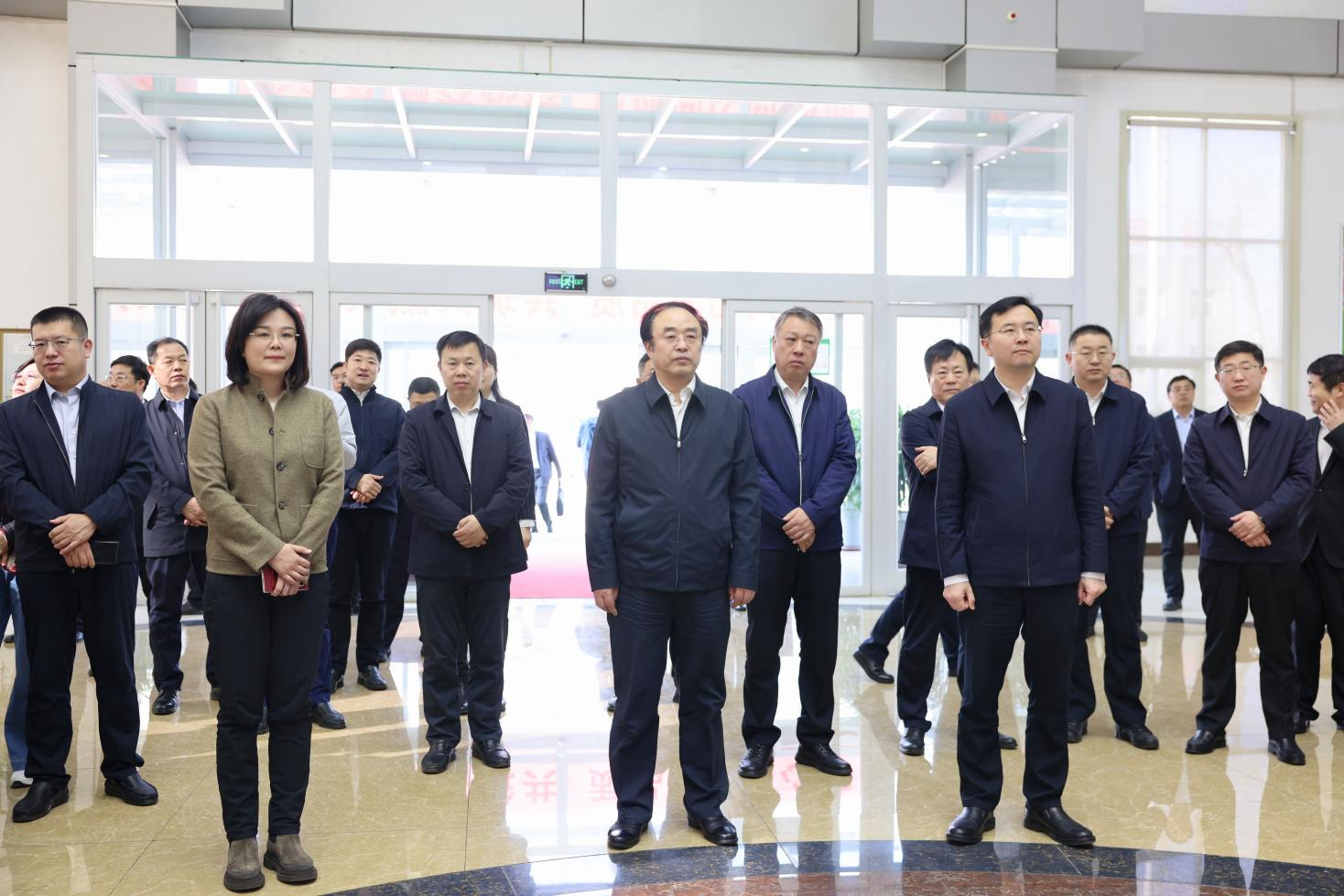 傳承企業(yè)家精神 共鑄高質(zhì)量發(fā)展——濱州市屬?lài)Y國企來(lái)山東三星集團觀(guān)摩調研