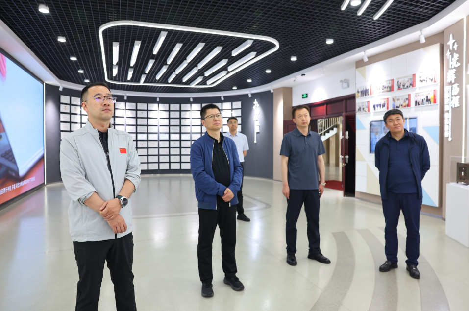 黑龍江省泰來(lái)縣考察組來(lái)山東三星集團參觀(guān)考察