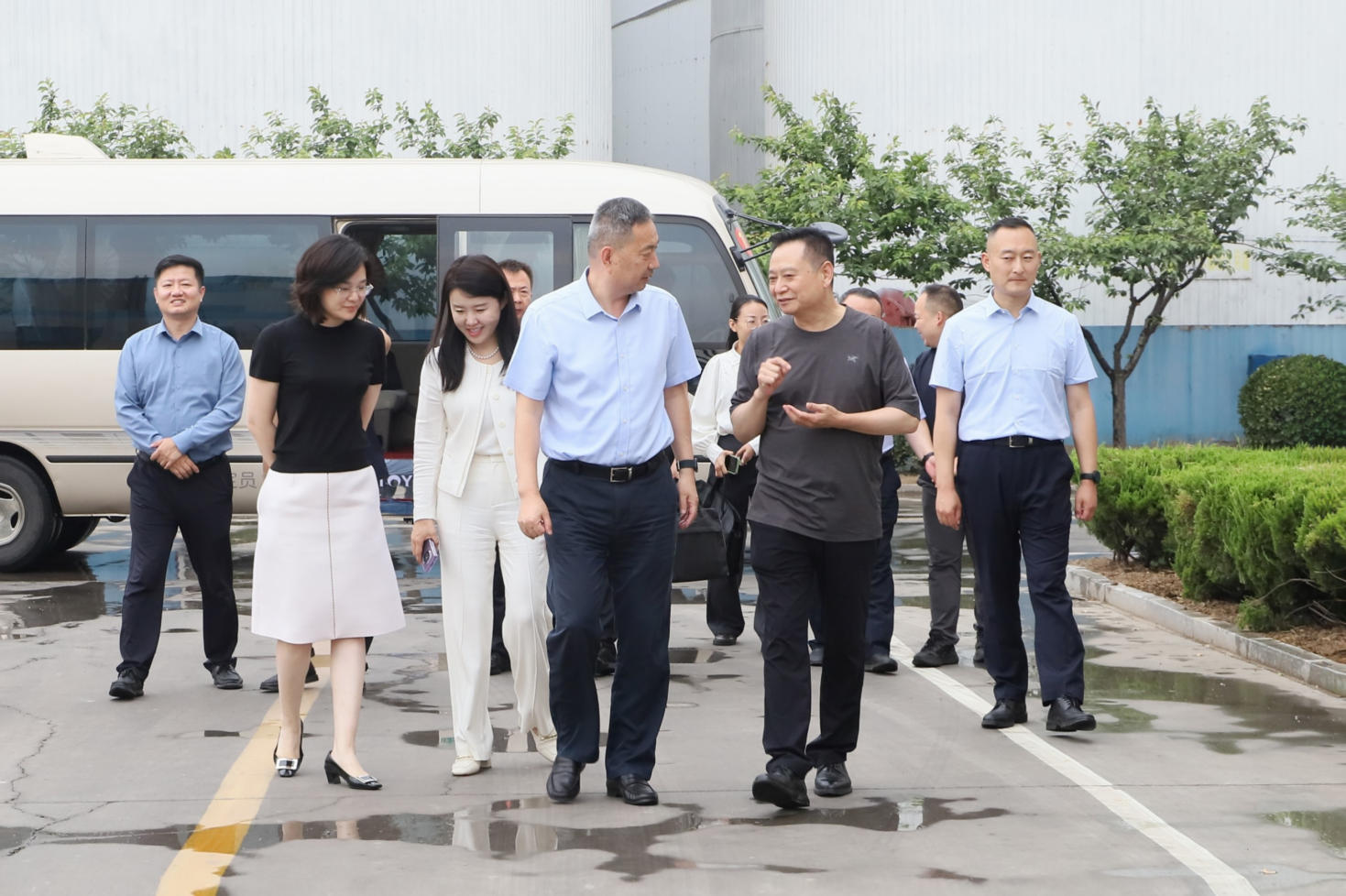省工業(yè)和信息化廳二級巡視員吳炎一行來(lái)山東三星集團調研