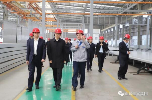 山東重工集團、濰柴動(dòng)力、中國重汽集團、中通客車(chē)集團領(lǐng)導一行來(lái)機械公司交流考察