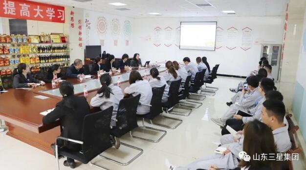 中國糧油學(xué)會(huì )知名油脂專(zhuān)家、河南工業(yè)大學(xué)教授劉玉蘭受邀來(lái)山東三星集團作專(zhuān)題講座